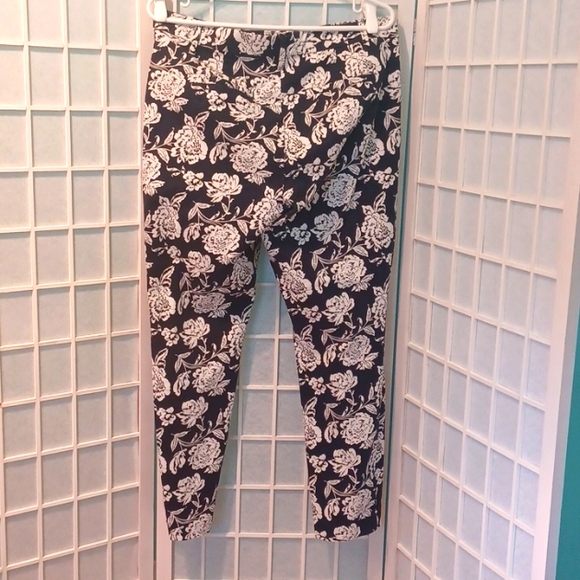 GAP Pants black / white floral 5834 - Picture 7 of 7